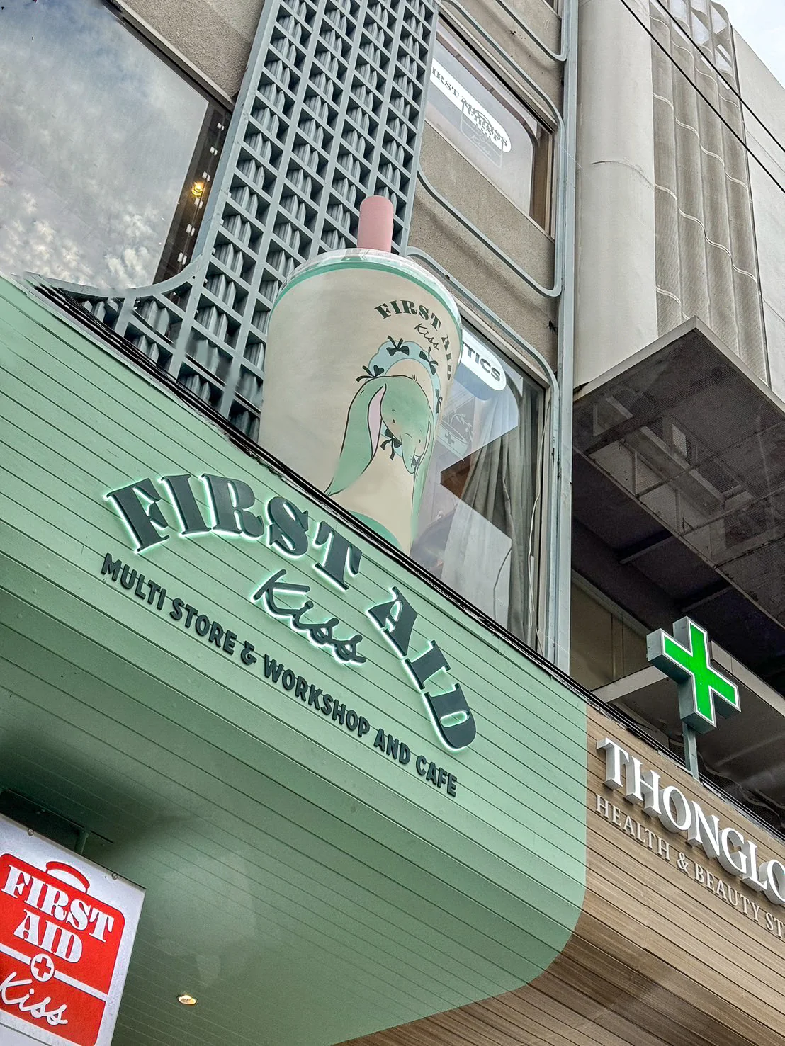 Thonglor Branch — Photo 2